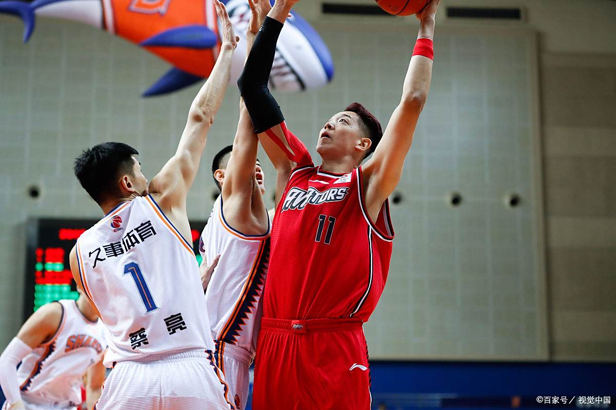 包含上海久事发布备战花絮，今晨状态回暖，CBA常规赛任务艰巨，临场指挥获称赞的词条