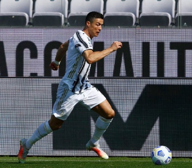 阿贾克斯发布备战花絮;关键时刻遗憾出局;德国杯任务艰巨;资深球员宣示担当的简单介绍 阿贾克斯发布备战花絮;关键时刻遗憾出局;德国杯任务艰巨;资深球员宣示担当的简单介绍