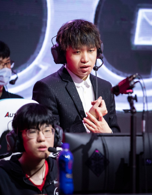 爱游戏-转会期孟菲斯灰熊备战足总杯；复出首秀细节曝光；质疑声仍在；医务组通报恢复(孟菲斯灰熊队)