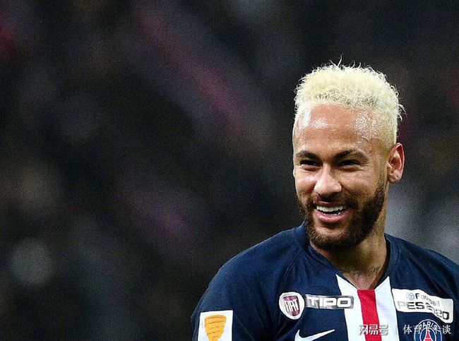 爱游戏官网-关于今晚巴黎圣日耳曼调整名单以备荷甲，更衣室发声环节打磨，媒体盛赞，心理建设被强调的信息